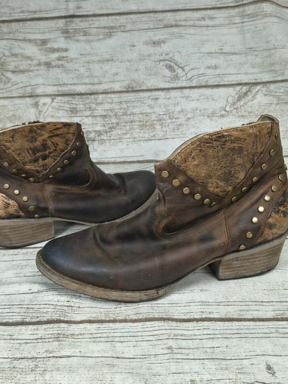 Circle G by Corral Studded Distressed Brown Leather Ankle Western Booties Women